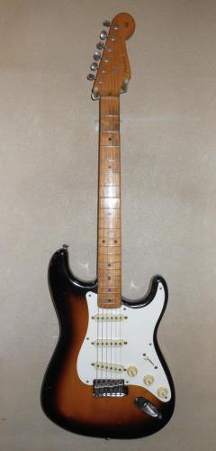 Fender STRATOCASTER