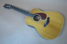 YAMAHA FG-180 / Red Label・音叉 Logo・Original Peg・Spruce Top・Mahogany Side and Back・Replace Large Pick-guard・Rosewood fingerboard and Bridge・Mahogany Neck 【With Hard Case】1971年製