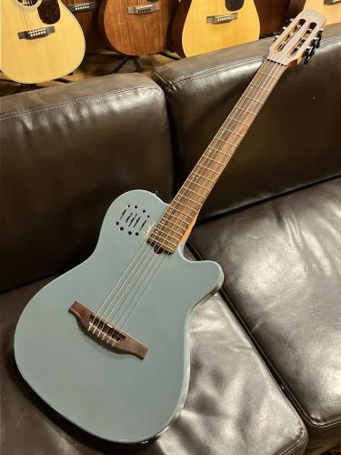 Godin Multiac Mundial Arctik Blue #24307733【エレガット】【薄型ボディー】