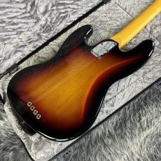 Fender American Professional II Jazz Bas 3-Color Sunburst_6