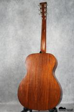 Martin OM-18 Authentic 1933 (2015) 委託販売のギター募集中です!シェイドカラーのOM-18!エボニーロッド特有の暖かいサウンドが魅力の1本です!_3