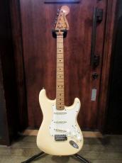 Fender 1974 Stratocaster White/ Maple