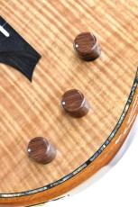 Bromo Guitars 【クロサワ横浜店】BEN2C 【5cm未満の薄胴エレガット】【スプルース w/5Aフレイムオクメベニア】_9