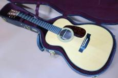 Martin 0-28 Honduran Custom Shop Oder Model / Solid Sitka Spruce Top (VTS)・Solid Premium Honduras Rosewood Side and Back・Genuine Mahogany Neck・Diamond & Square Inlay・Ebony Fingerboard and Bridge・Long