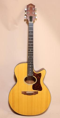 Guild F4CE-NT　　USA製