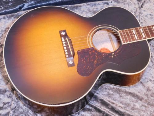 Gibson J-185 VS
