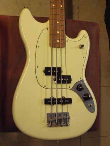 Fender MEXICO PLAYER MUSTANG BASS (2018)