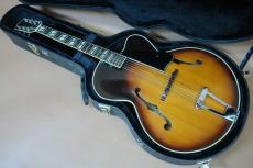 Chaki P-80 / Venetian Cutaway・Inlay Logo・Original Peg・Double Parallelogram Inlay・Ebony Fingerboard・Arched Spruce top・Maple Side and Arched Maple back・f-Sound Hole【Original Hard Case】1970年代製