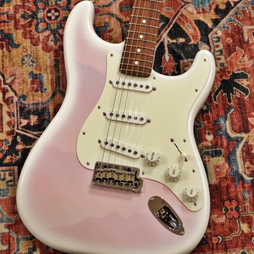 Fender Made in Japan Hybrid II 2026 Collection Stratocaster Misty Satin, Rosewood Fingerboard, Pink Mist