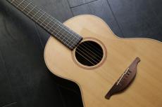 Lowden S-32　_6