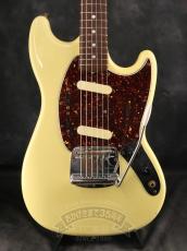 Fender 1980s MUSTANG White / Ash