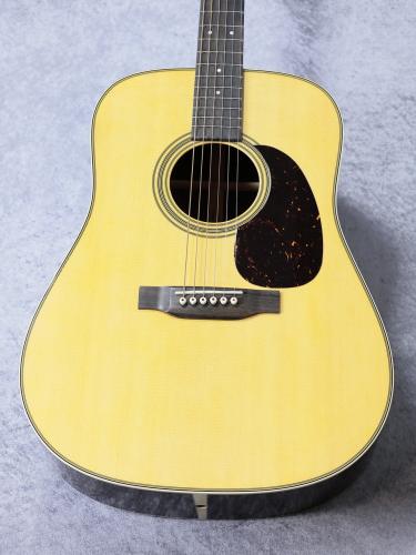 Martin D-28 Standard