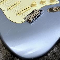 Fender American Ultra Luxe Vintage '60s Stratocaster Ice Blue Metallic / Rosewood 【展示入替特価】_3