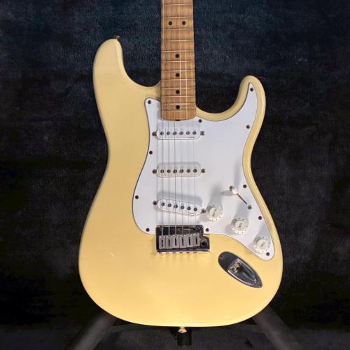 Fender Yngwie Malmsteen Stratocaster 1996【3.58kg】