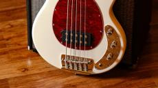 Sterling by MUSIC MAN RAY25CA-OWH-M1 OLYMPIC WHITE_4