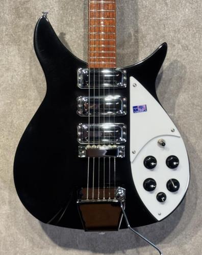 Rickenbacker 2006 325C64 ファーストロッド!!