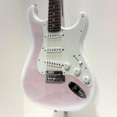 Fender Made in Japan Hybrid II 2026 Collection Stratocaster Misty Satin, Rosewood Fingerboard, Pink Mist