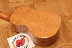 Famous FS-11G Cherry Soprano Ukulele ウクレレ(+3点初心者セット)_4