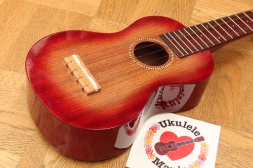 Famous FS-7G Red Sunburst Mahogany Soprano Ukulele ウクレレ(+3点初心者セット)