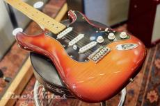 Fender 2018 Player Stratocaster Plus Top (Aged Cherry Burst)_2