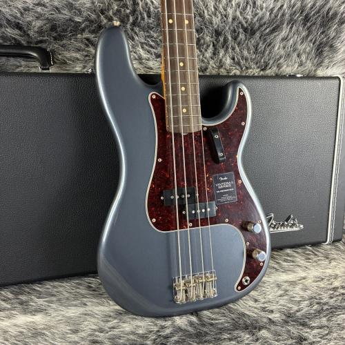Fender Limited Edition Vintera II Road Worn '60s Precision Bass Charcoal Frost Metallic