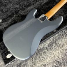 Fender Limited Edition Vintera II Road Worn '60s Precision Bass Charcoal Frost Metallic_7