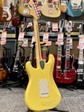 Fender 【夏のボーナスセール】 American Vintage '70s Stratocaster -Yellow White (Refinish) / Maple- 2012年製_3