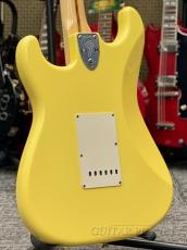 Fender 【夏のボーナスセール】 American Vintage '70s Stratocaster -Yellow White (Refinish) / Maple- 2012年製_4