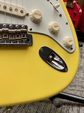 Fender 【夏のボーナスセール】 American Vintage '70s Stratocaster -Yellow White (Refinish) / Maple- 2012年製_9