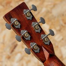 Martin D-28 Satin Amberburst_9