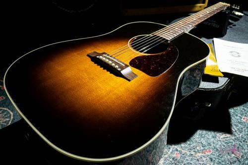 Gibson J-45 / 2004