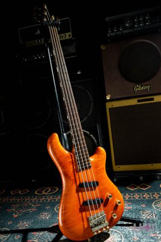 Vestax Bossaxe Acter VI