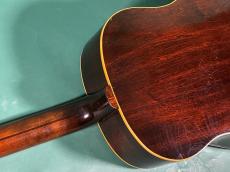 Gibson J-45 BANNER MAHO TOP_9