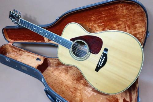 YAMAHA FG-1500 / Folk Type Body・Original Peg・Solid Luxury Ezo Spruce Top・Solid Luxury Jacaranda Side・Solid Jacaranda / Maple / Jacaranda Back・Ebony Fingerboard【With Original Head Case】1972年製