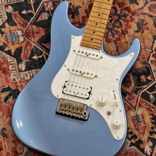 Ibanez Prestige AZ2204-ICM (Ice Blue Metallic) 【特価】【日本製】【2026年製】