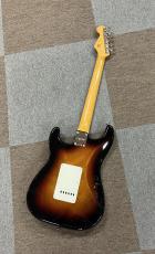 Squier Classic Vibe '60s Stratocaster, Laurel Fingerboard, 3-Color Sunburst_3