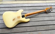 Fender PrecisionBass_3