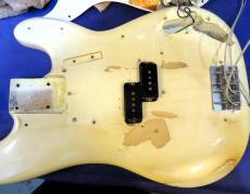 Fender PrecisionBass_8
