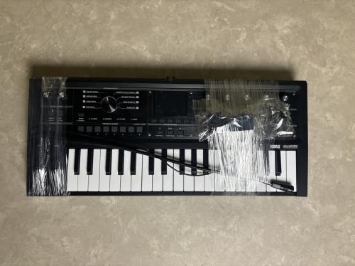 KORG 【展示品特価・箱無し】microKORG2 37鍵盤 MBK (メタリックブラック) マイクロコルグ2 シンセサイザー 限定