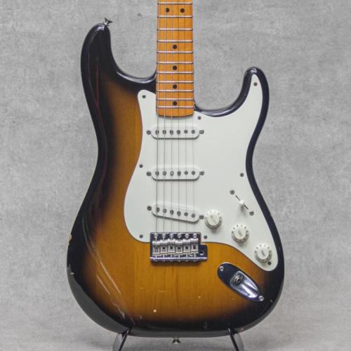 Fender Vintage '57 Stratocaster Sunburst 2-Color Sunburst / 1982