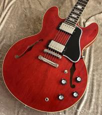 ES-335・タイプ、チェリーサンバースト系、赤/チェリー/ピンク系