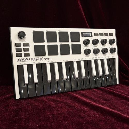 AKAI MPK mini mk3 White