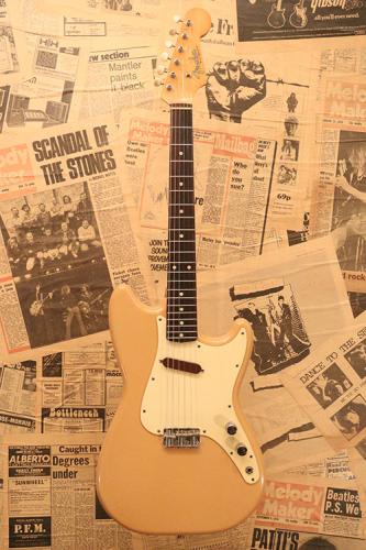 Fender 1961 Musicmaster "Slab Fingerboard with Tan Finish"