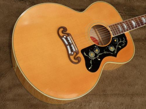 Gibson J-200