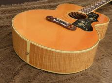 Gibson J-200_2