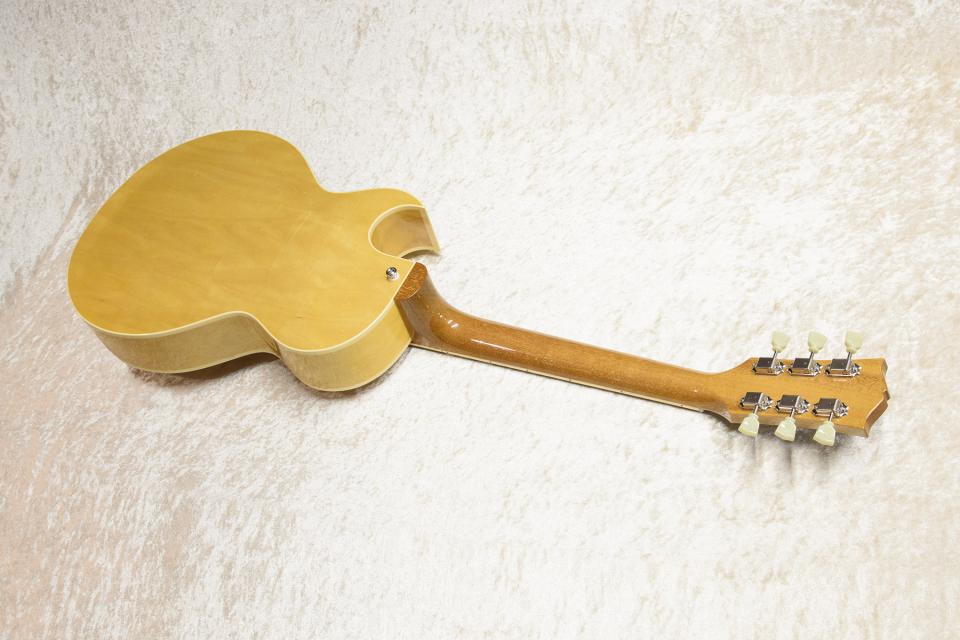 ギター Archtop Tribute AT135STP Archtop Tribute AT135STP（新品）【楽器検索デジマート】