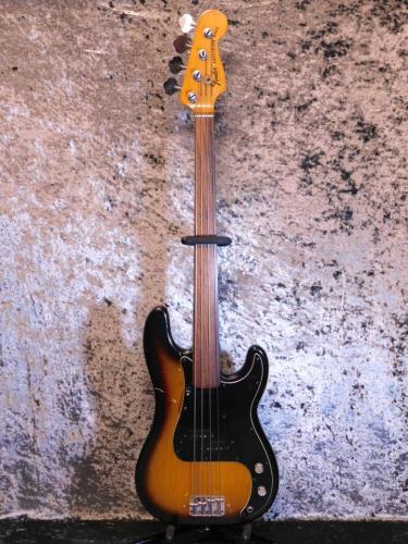 Fender Precision Bass Fretless SB/R '77