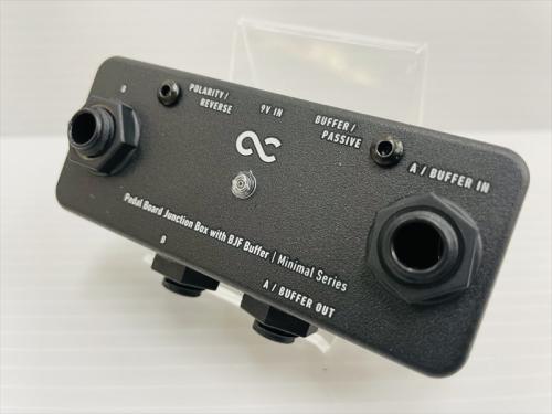 One Control Minimal Series Pedal Board Junction Box with BJF Buffer