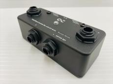 One Control Minimal Series Pedal Board Junction Box with BJF Buffer_2