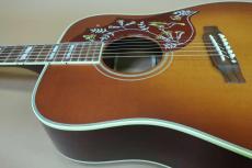 Gibson Hummingbird Vintage HSB / Thermally Aged Solid Spruce Top・Solid Mahogany Side and Back・Gibson Relic peg・Parallelogram Inlay・Rosewoodi fingerboard and Bridge・ Mahogany Neck・Casted Pick guard・Thin Finis_12